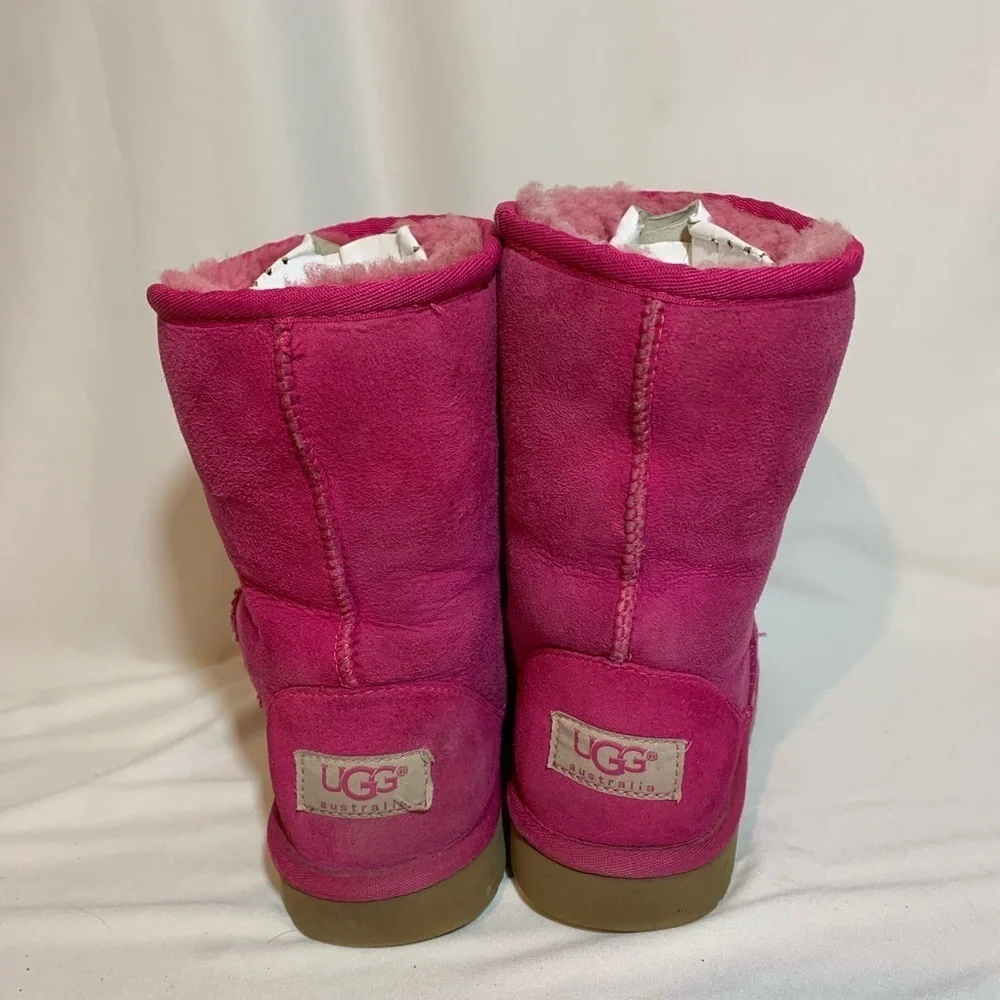 UGG Fuschia Girl’s Boots sz 4
